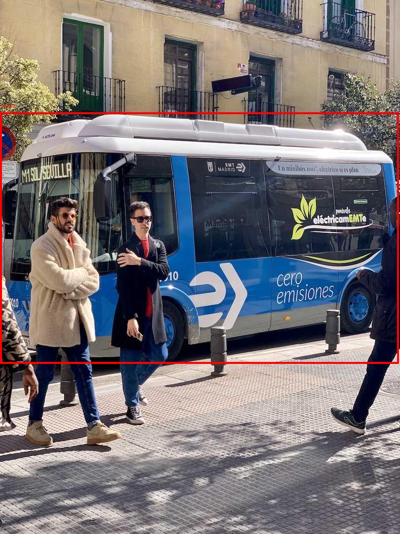图 2 Locate Anything 定位 bus